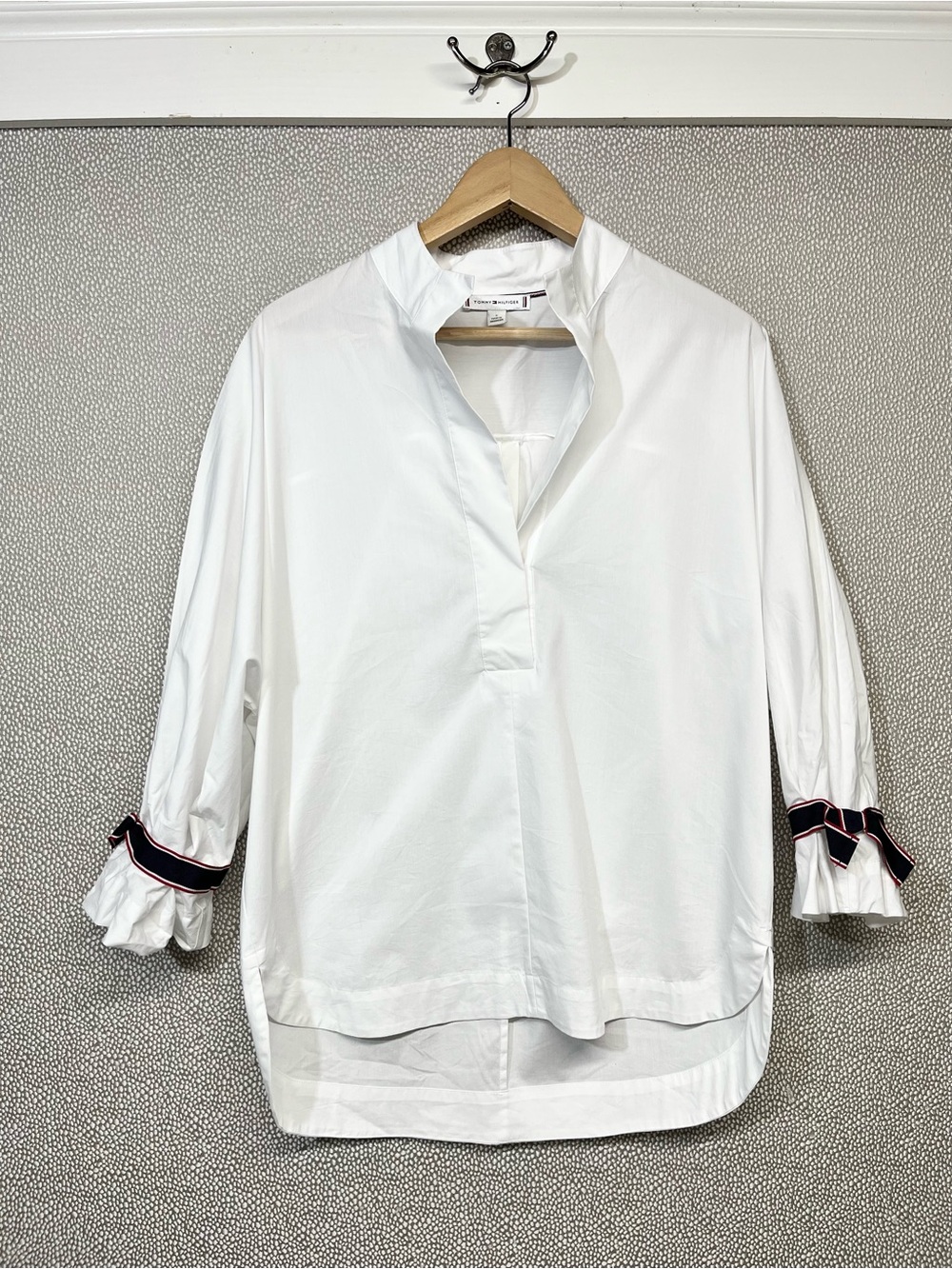 🆕 S Tommy Hilfiger White Popover Blouse Grosgrain Ribbon Cuff Detail NWOT